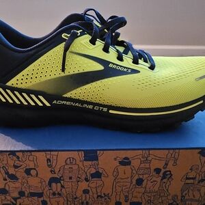Men's Brooks Adrenaline 22